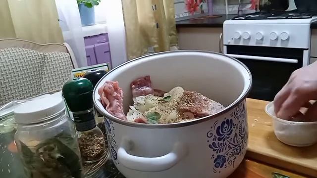 Свиные рёбрышки запечённые в духовке/простой рецепт