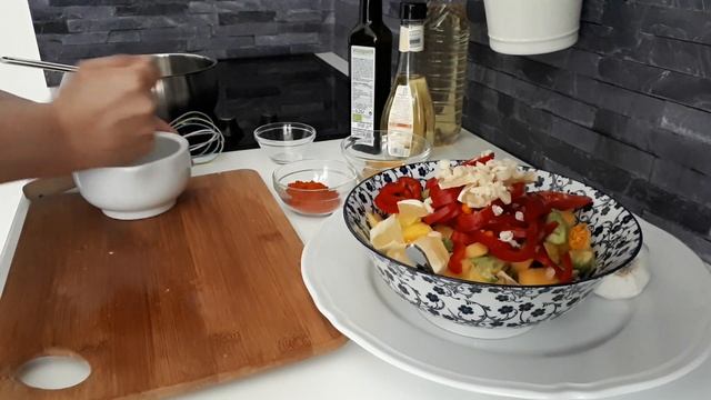 Салат из авокадо и манго консервированный. смотреть онлайн