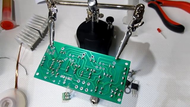 Паяем кит двухканального усилителя на TDA2030A смотреть онлайн