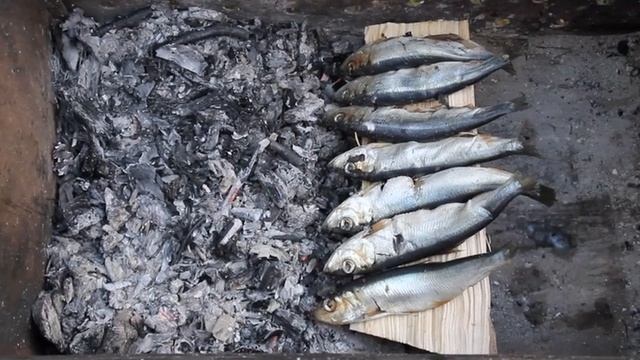 Салака на полене - рецепт традиционной кухни вепсов и ижор. Попытался воплотить, получилось неплохо