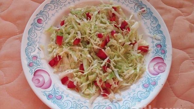 Капустный салат с болгарским перцем