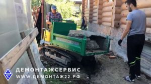 Работа думпера (маленький самосвал) на стройке в Барнауле