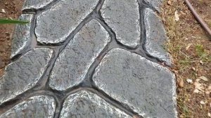Обзор садовой дорожки из АРТ бетона спустя год.