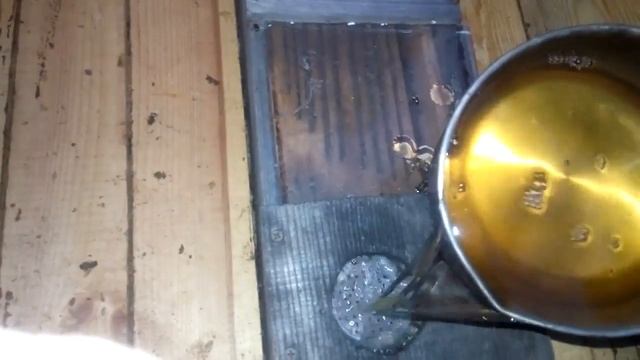 Осенняя подкормка пчёл сахарным сиропом , самодельные кормушки для пчёл