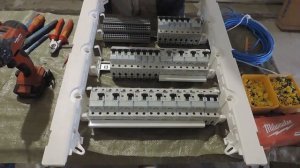 Сборка щита трехкомнатной квартиры :электромонтажные работы Москва