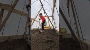 Лопата штыковая FISKARS Ergonomic 131410 Видеоотзыв (обзор)  Екатерины