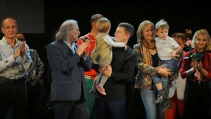 ЛИНИЯ ЖИЗНИ-Слова:Галины Шеиной
Музыка: Валерия Ярушина
Исполнение:Валерий Ярушин