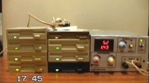 Tetris theme on floppy drives (Camera Panasonic NV-RX11)