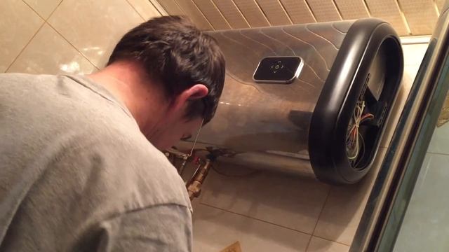 Пример 155. Как снять крышку с горизонтального водонагревателя смотреть онлайн