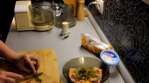 Риет из лосося на крекере