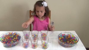 Катя в шариках ОРБИЗ ищет Angry Birds. ORBEEZ TOYS CHALLENGE with Angry Birds toys