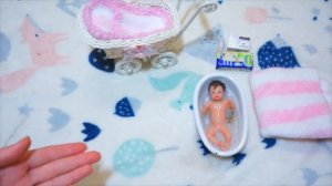 Силиконовый мини реборн - ванна и укладываю спать