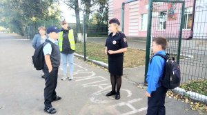 В День знаний сотрудники Госавтоинспекции напомнили школьникам о дорожной безопасности 040923