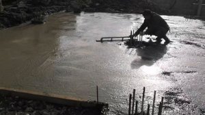 Фундаментные плиты и подбетонка по буронабивным сваям. Бурение и бетонирование свай.