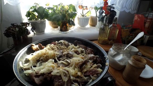 ПЕЧІНКА В ПІДЛИВЦІ з часником // ДОМАШНЯ КУХНЯ. смотреть онлайн