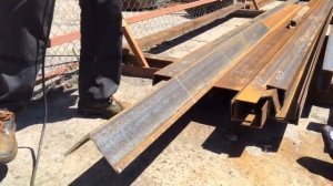 Как правильно разрезать большой уголок болгаркой