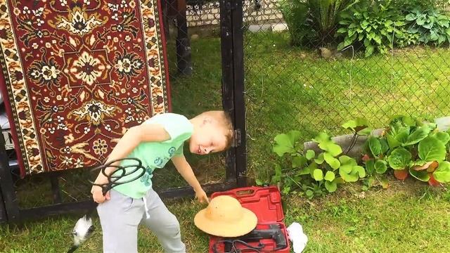 КАК ВЫБИТЬ ковер за 10 СЕКУНД! 3 ЛАЙФХАКА 1000 ударов в секунду ! ЛЕТО 2017 КАНИКУЛЫ 2017! смотреть онлайн