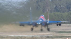 взлёт Су-30 с НАРами и посадка Су-35 Русские Витязи Кубинка 2020
