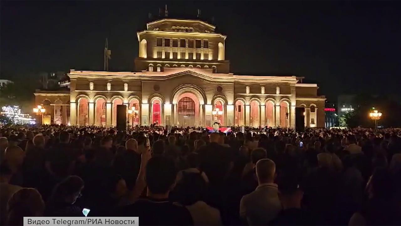 В Армении все масштабнее становятся протесты