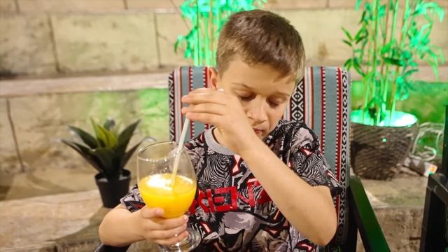 Диана и Рома Путешествуют / Весёлые семейные поездки смотреть онлайн