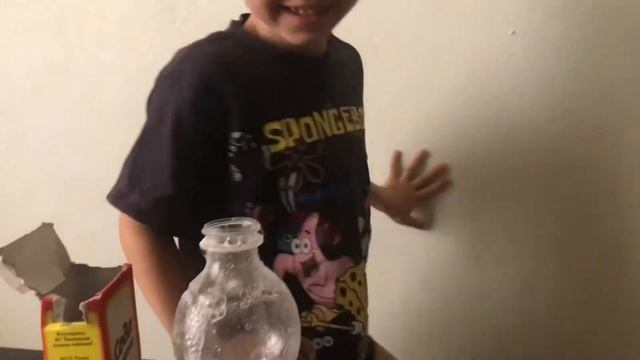 Надуваем шарик уксусом и содой ! смотреть онлайн