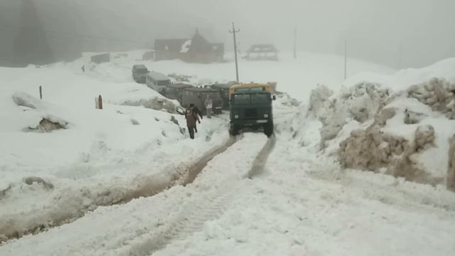 Драгобрат - Карпаты, Украина: газ66, уаз, нива подъем по снегу смотреть онлайн