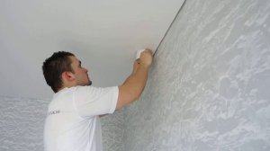 Установка кухонной вытяжки при монтаже натяжного потолка