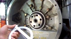 Замена коренного сальника с металлической обоймой, двигатель FE6 Часть 3 из 3