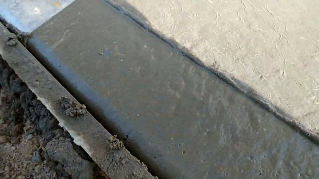 Выравнивание бетонной кромки отмостки - что бы не было сколов углов