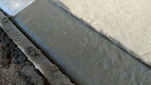 Выравнивание бетонной кромки отмостки - что бы не было сколов углов