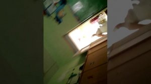 Смотреть с 50-й секунды. Добрая воспитательница обращается к детям.