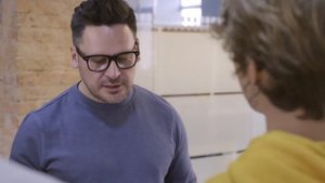 Жене 70, а мужу 18!  Почему мужчины женятся на женщинах старше их?