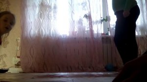 Играем в Твистер 1 часть😁😀