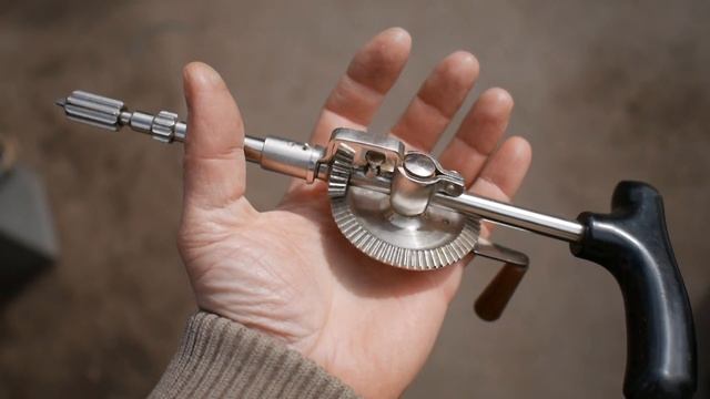 Медицинская ручная шестеренчатая дрель. смотреть онлайн