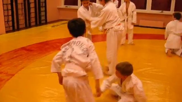 Тренировка по ДЗЮДО - 2007г.mp4 смотреть онлайн