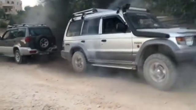 Mitsubishi Pajero #VS# Nisaan Terrano смотреть онлайн