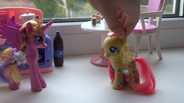 Мультик My little pony: Я еду на дачу! Часть 1.