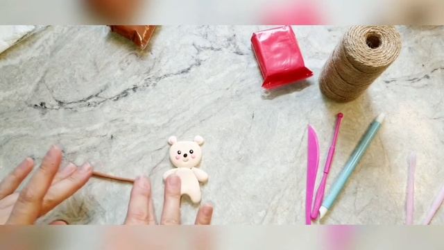 Лепим мишку из пластилина