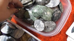 Кварц, кварц, кварц и его друзья. Минерал-шоу.