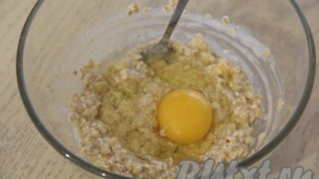 Оладьи с бананом и овсяными хлопьями