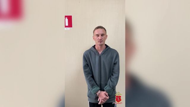 Полицейские Санкт-Петербурга задержали в День знаний двух незнакомых между собой курьеров аферистов