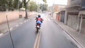 Забудь все полицейские погони, которые ты когда либо видел!