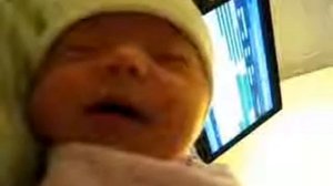 МАЛЫШ РАДУЕТСЯ ЧТЕНИЮ КАРАНА