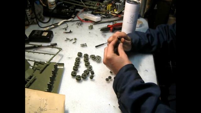 ИСУ-152 из прошлого сборка часть 1 (шасси) смотреть онлайн