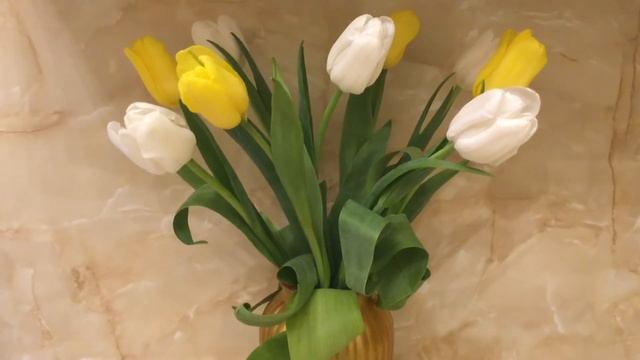 Дарите женщинам цветы, просто так, без повода и в этом мире суеты не будет холода. Москва. смотреть онлайн