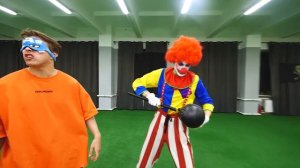 ЗЛЫЕ КЛОУНЫ УНИЧТОЖИЛИ НАШУ СТУДИЮ !