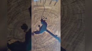 стол из спила дуба, возраст дуба 100 лет, кованное витое подстолье