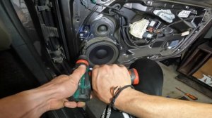 Volkswagen Passat (B6) 2005-2010 How To Change Speakers ,Door Panel Remove Part 1