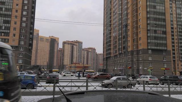 Короткий обзор района у станции метро "Парнас" смотреть онлайн