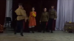 Танец участников клуба "Казачья слава" под песню "Русь молодая"